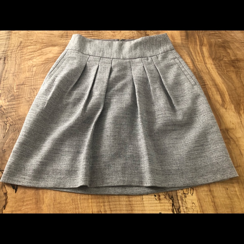 The Limited a line skirt with pleats, size xs